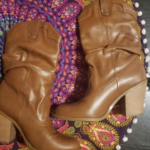 Womens boots size 9 1/2